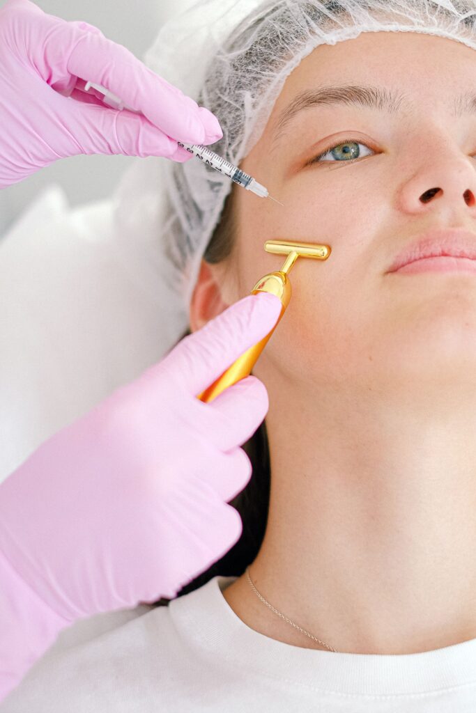 Soin du visage au rouleau